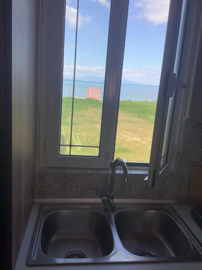 Vasilikis Sea House Villa Lefkimmi  Bagian luar foto
