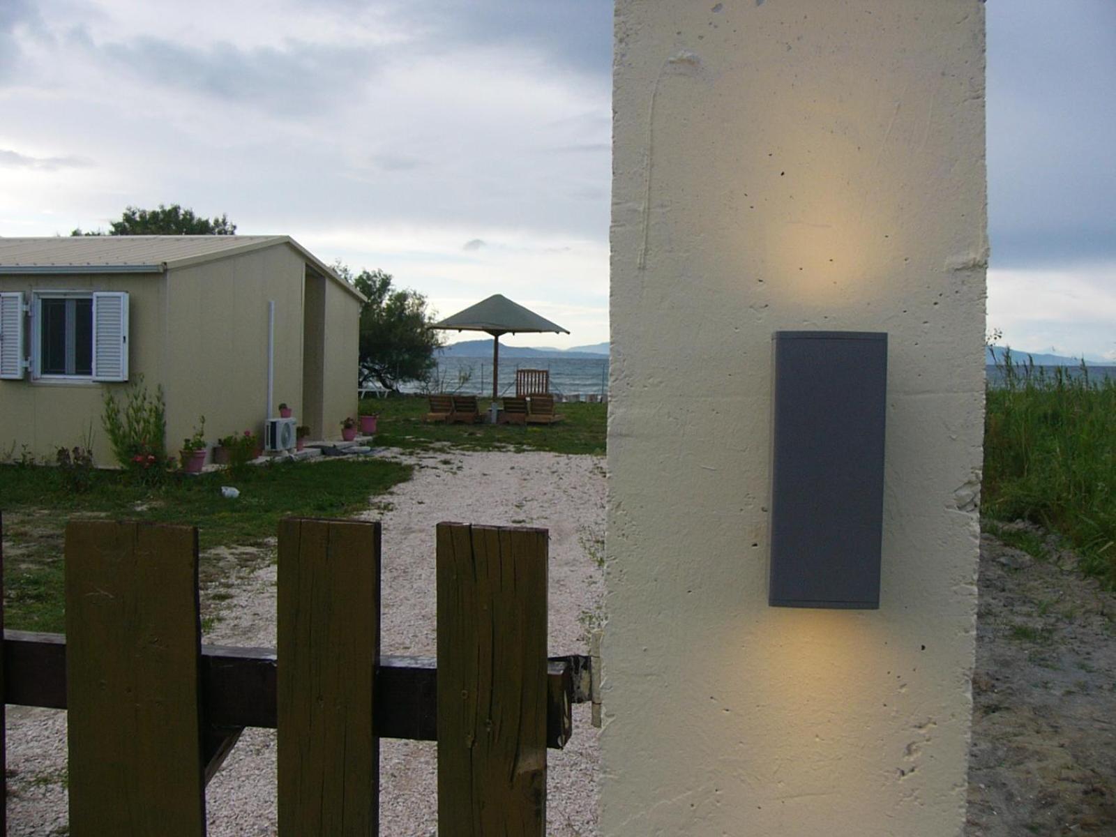Vasilikis Sea House Villa Lefkimmi  Bagian luar foto