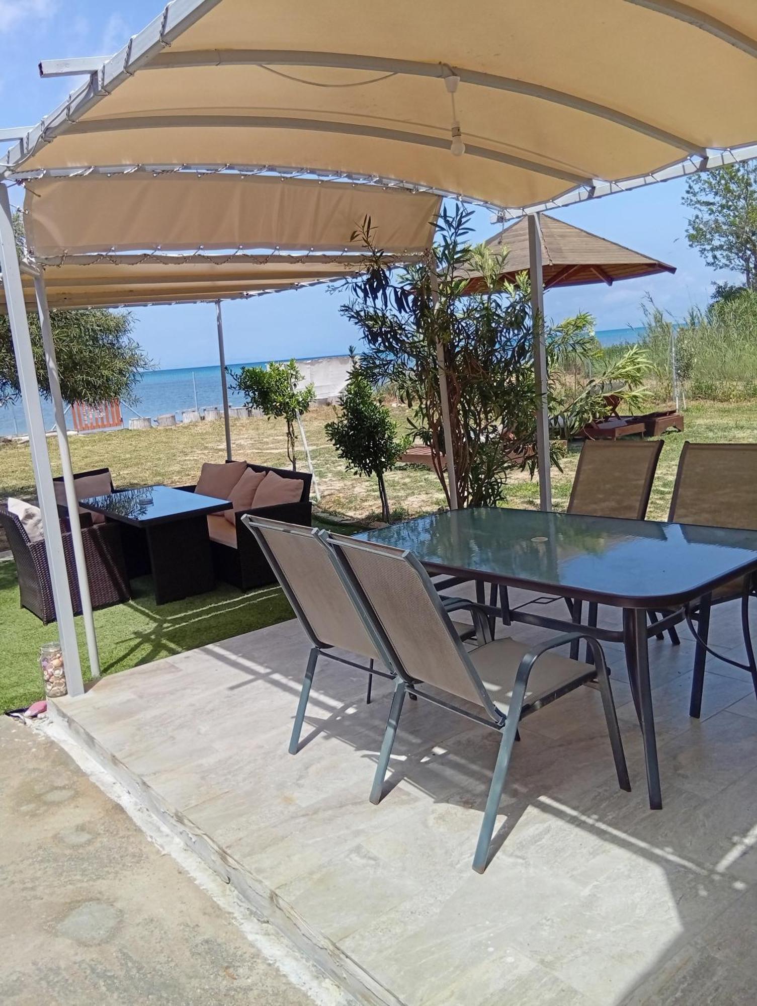 Vasilikis Sea House Villa Lefkimmi  Bagian luar foto